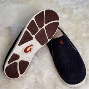 OluKai Size 11 Black